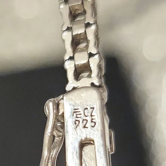 Elegant Silver Necklace - Picture 5 of 14